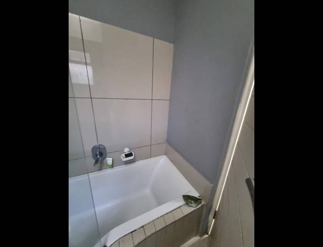 1 BEDROOM APARTMENT FOR SALE IN UMHLANGA RIDGE